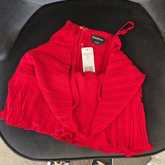 BEBE pleated chiffon top. Red. ✨NEW✨ size 4 - Picture 5 of 5